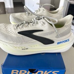 SIZE 11 - MEN'S BROOKS GLYCERIN MAX - LIKE BRAND NEW